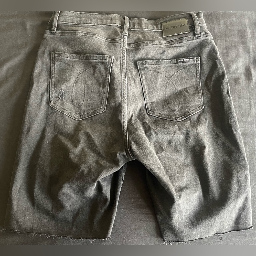 Calvin Klein High Rise Shorts. - Picture 2 of 6